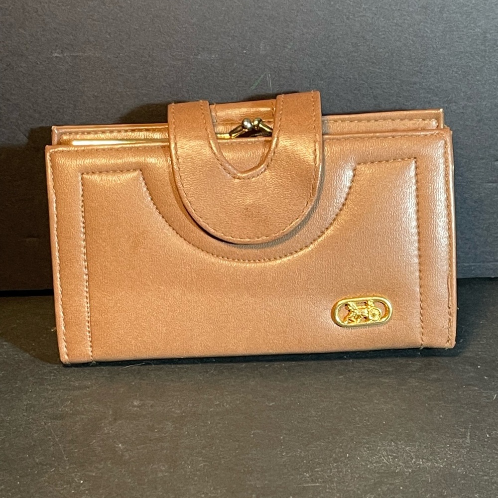 Vtg Womens Tan Aristocrat Wallet